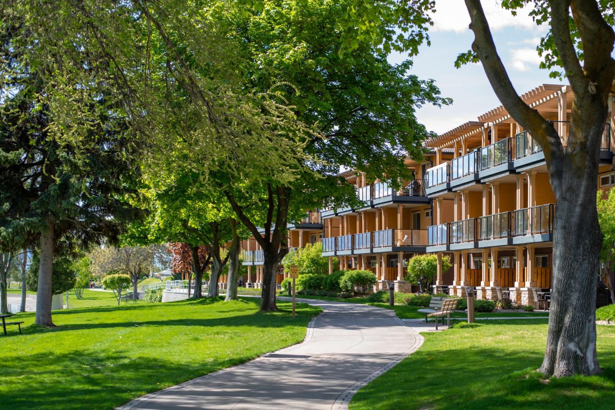 Watermark Beach Resort Osoyoos Ngoại thất bức ảnh
